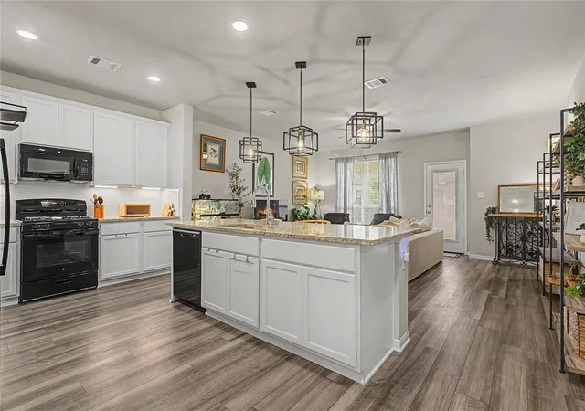 4th image of 6220 Talladega Dr, College Station, TX 77845 | MLS# 70748357
