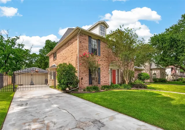 Photo 2 of Sale Pending at 18234 Oakhampton Dr, Houston, TX 77084 | MLS# 36362349 | Listing updated on 2026-08-25