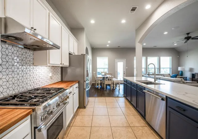 Photo 2 of Single family home for sale at 25227 Hawthorne Blossom Dr, Spring, TX 77389 | MLS# 57936201 | Listing updated on 2026-08-24