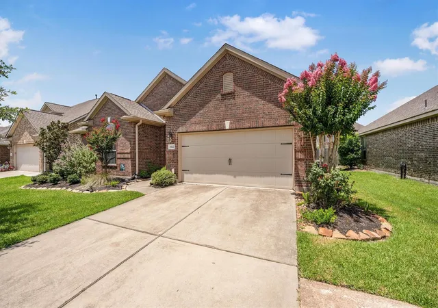 Photo 2 of Single family home for sale at 25227 Hawthorne Blossom Dr, Spring, TX 77389 | MLS# 57936201 | Listing updated on 2026-08-24