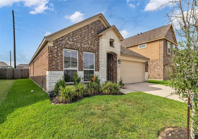 Photo 3 of Single family home for sale at 15322 Laceleaf Trl, Houston, TX 77044 | MLS# 64157163 | Listing updated on 2026-09-16