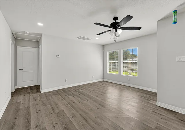 Photo 4 of Single family home for sale at 1114 Maroby St, Houston, TX 77017 | MLS# 17191862 | Listing updated on 2026-09-16