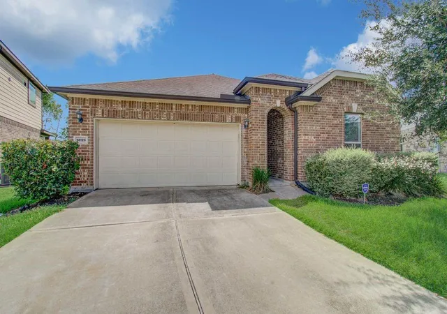 Photo 1 of Single family home for sale at 14126 Harmony Ridge Trl, Pearland, TX 77584 | MLS# 31667005 | Listing updated on 2026-08-27