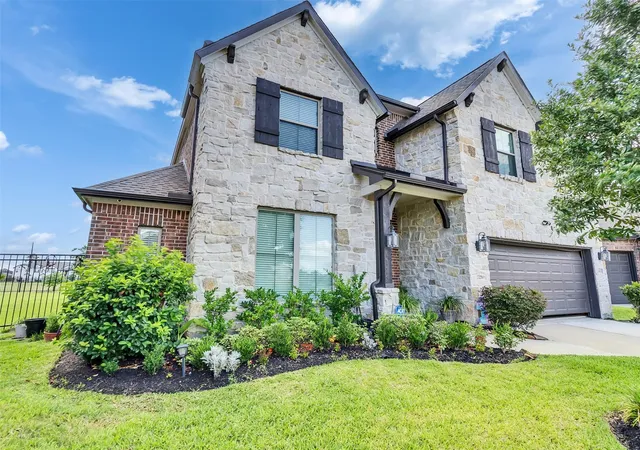 Photo 3 of Single family home for sale at 15603 Roscobie Park Dr, Humble, TX 77346 | MLS# 93626932 | Listing updated on 2026-08-01