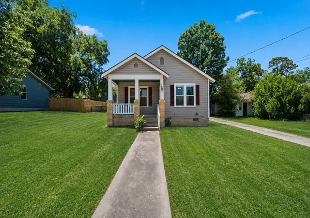1st image of 1802 Marjorie St, Brenham, TX 77833 | MLS# 35486748