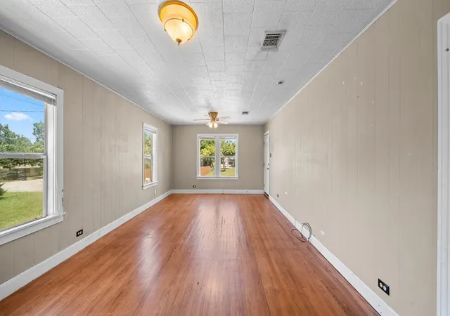 5th image of 1802 Marjorie St, Brenham, TX 77833 | MLS# 35486748