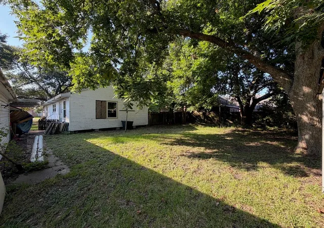 4th image of 2038 6Th St, Port Neches, TX 77651 | MLS# 60282335