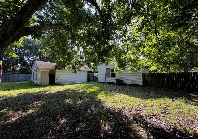 5th image of 2038 6Th St, Port Neches, TX 77651 | MLS# 60282335
