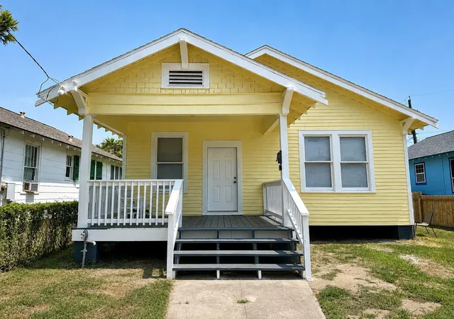 Photo 1 of Single family home for sale at 2406 35th St, Galveston, TX 77550 | MLS# 70945860 | Listing updated on 2026-08-28
