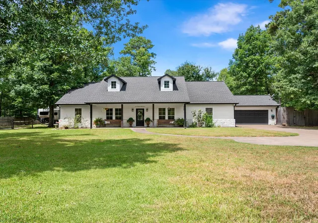 3rd image of 113 Pinewood Dr, Huntsville, TX 77340 | MLS# 22601141