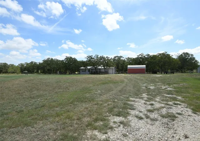 Homes for sale in Flatonia, TX | 1974 County Road 404, Flatonia, TX 78941 | MLS# 27476644