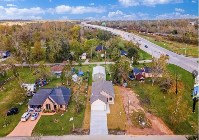 Photo 4 of Land for sale at 0 E Travis St, Brazoria, TX 77422 | MLS# 7297545 | Listing updated on 2026-04-08