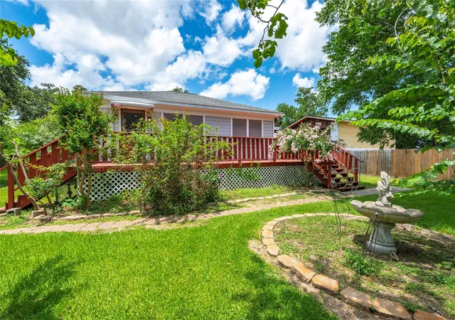 Homes for sale in Kemah, TX | 1912 E Winn St, Kemah, TX 77565 | MLS# 74777932