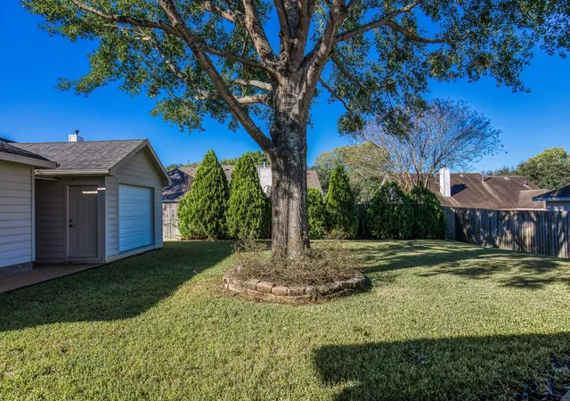 39th image of 2706 Victory Ln, Brenham, TX 77833 | MLS# 69689938