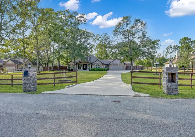 Photo 1 of Single family home for sale at 11486 Oak Springs Dr, Willis, TX 77378 | MLS# 83664976 | Listing updated on 2026-08-21