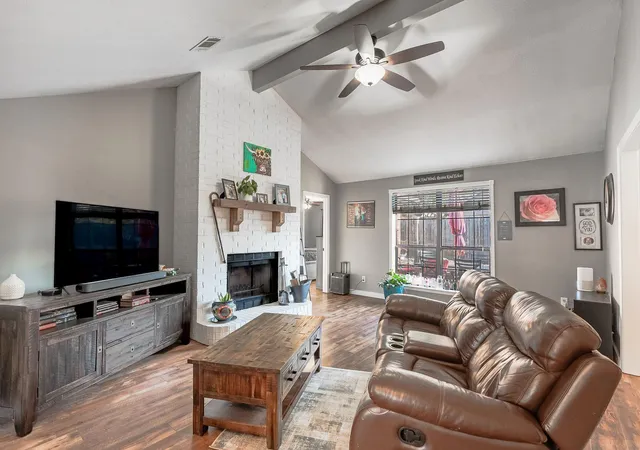 Homes for sale in Franklin, TX | 106 N Hills Cir, Franklin, TX 77856 | MLS# 63424461