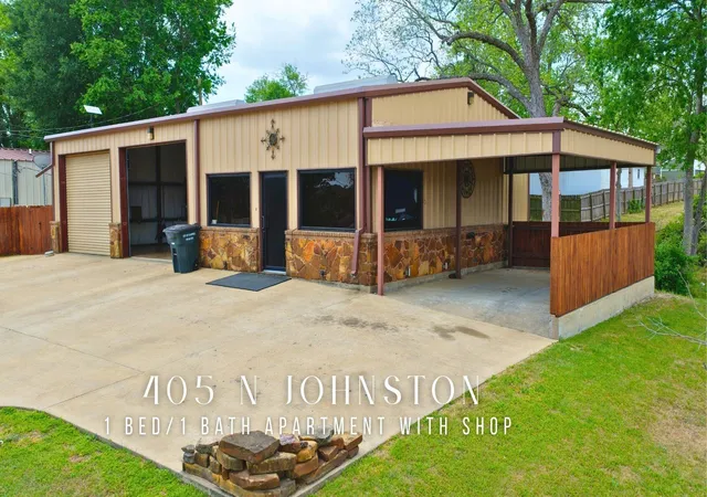 Single family home for sale at 405 N Johnston St, Caldwell, TX 77836 | MLS# 36889641