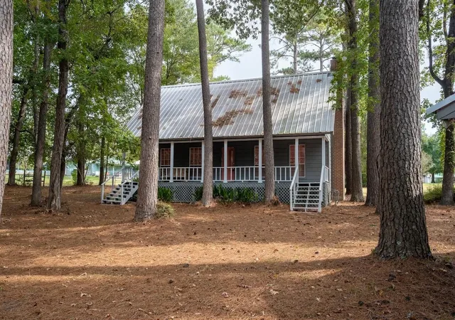 Photo 3 of Single family home for sale at 565 Timber Bay Dr, Trinity, TX 75862 | MLS# 12962942 | Listing updated on 2026-09-04