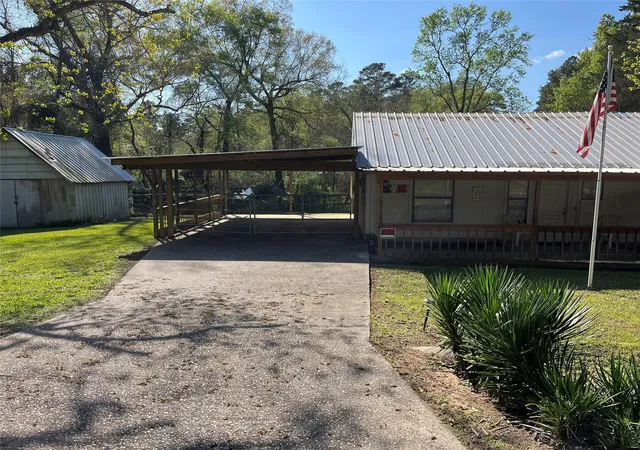 Photo 2 of Single family home for sale at 19995 Lakeway Ln, Montgomery, TX 77356 | MLS# 65363188 | Listing updated on 2026-09-11