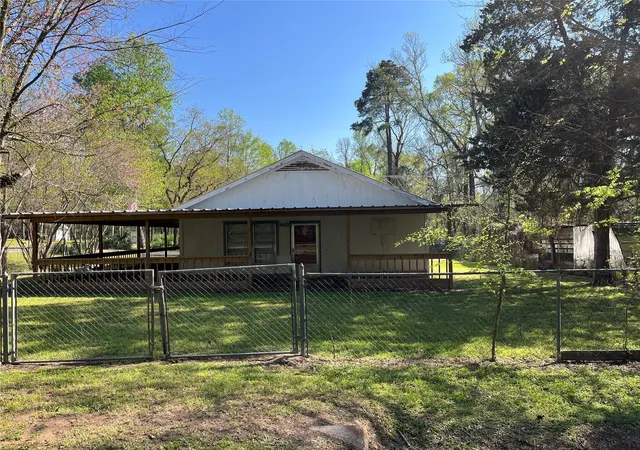 Photo 3 of Single family home for sale at 19995 Lakeway Ln, Montgomery, TX 77356 | MLS# 65363188 | Listing updated on 2026-09-11