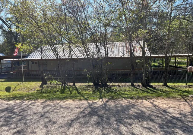 Photo 4 of Single family home for sale at 19995 Lakeway Ln, Montgomery, TX 77356 | MLS# 65363188 | Listing updated on 2026-09-11