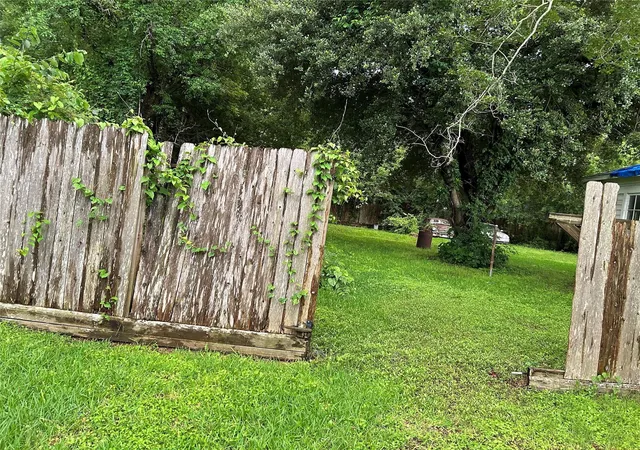 Photo 2 of Sale Pending at 250 N Carolina St, Houston, TX 77029 | MLS# 31056804 | Listing updated on 2026-09-13