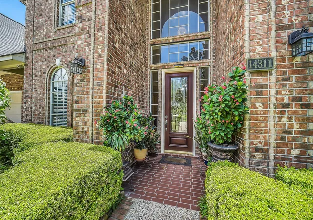 Photo 3 of Single family home for sale at 14311 Darschelle Ct, Houston, TX 77069 | MLS# 56484035 | Listing updated on 2026-08-17
