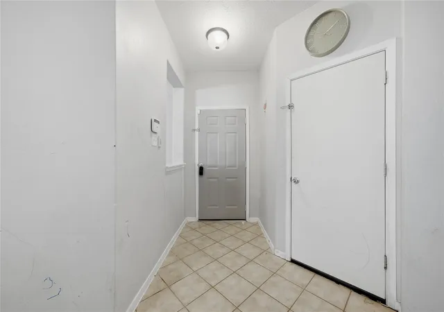 Photo 4 of Townhouse for sale at 2926 Meadowglen Cvs, Houston, TX 77082 | MLS# 11434617 | Listing updated on 2026-08-29