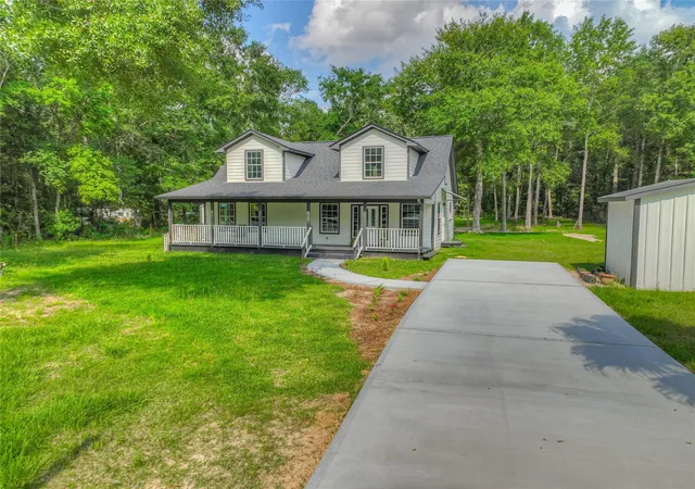 5th image of 420 Oak Forest Dr, Shepherd, TX 77371 | MLS# 9368394