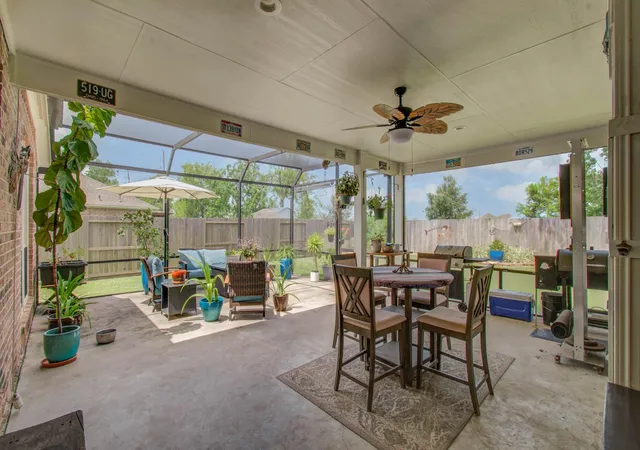 3rd image of 14214 Clear Landing Ln, Rosharon, TX 77583 | MLS# 39498339