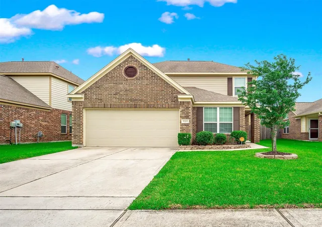 Photo 3 of Single family home for sale at 5215 Espuela Ln, Baytown, TX 77521 | MLS# 28928162 | Listing updated on 2026-09-09