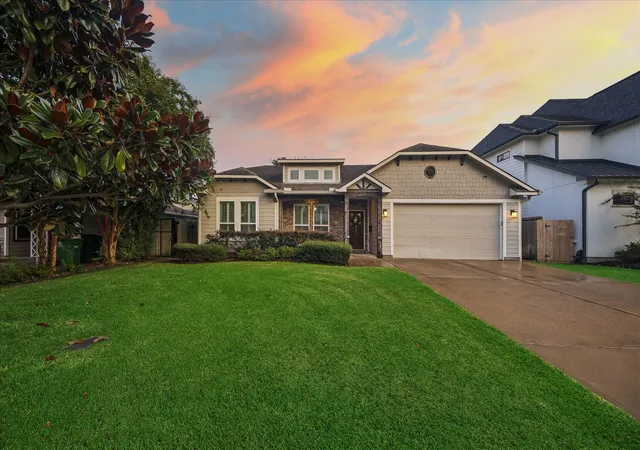 Photo 2 of Single family home for sale at 1329 Richelieu Ln, Houston, TX 77018 | MLS# 46413949 | Listing updated on 2026-09-20