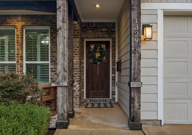 Photo 3 of Single family home for sale at 1329 Richelieu Ln, Houston, TX 77018 | MLS# 46413949 | Listing updated on 2026-09-20