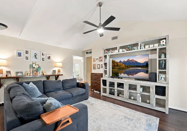 Photo 3 of Single family home for sale at 1913 Driftwood Ln, Galveston, TX 77551 | MLS# 18686424 | Listing updated on 2026-09-14