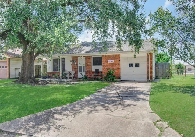 image of 12342 Ledger Ln, Houston, TX 77015 | MLS# 12503075
