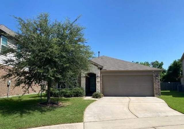 Photo 2 of Sale Pending at 814 Rough Cut Ct, Houston, TX 77090 | MLS# 52144109 | Listing updated on 2026-09-10