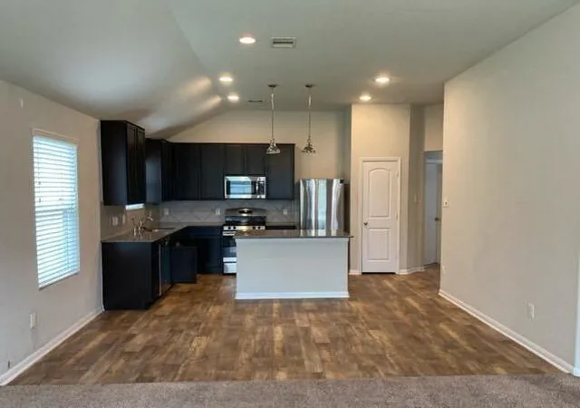Photo 3 of Sale Pending at 814 Rough Cut Ct, Houston, TX 77090 | MLS# 52144109 | Listing updated on 2026-09-10