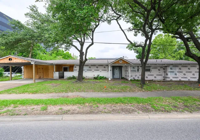 Photo 1 of Single family home for sale at 4660 Spruce St, Bellaire, TX 77401 | MLS# 34241587 | Listing updated on 2026-08-07