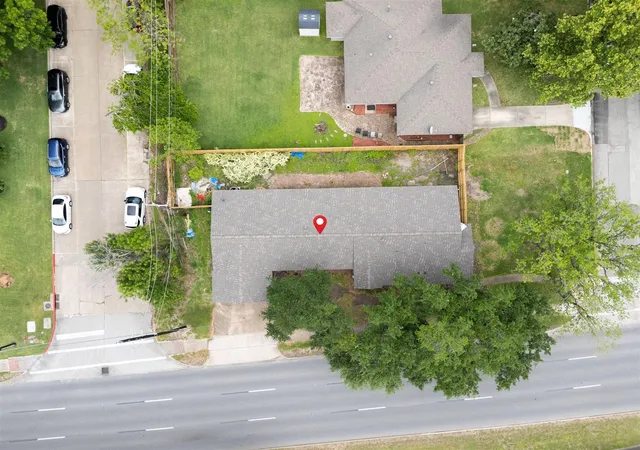 Photo 3 of Single family home for sale at 4660 Spruce St, Bellaire, TX 77401 | MLS# 34241587 | Listing updated on 2026-08-07