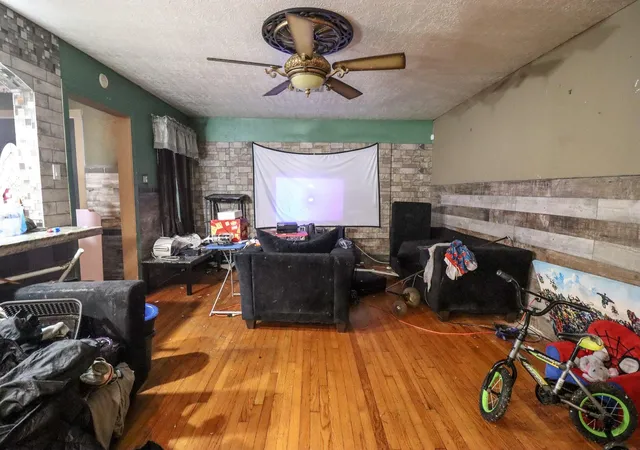 2nd image of 4940 Park St, Beaumont, TX 77705 | MLS# 38969039