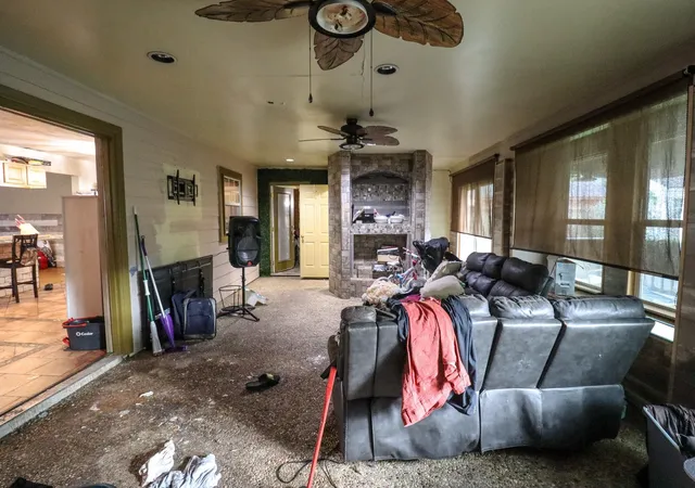 4th image of 4940 Park St, Beaumont, TX 77705 | MLS# 38969039