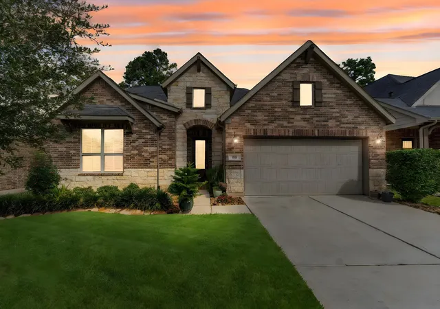 2nd image of 1015 Ginger Glade Ln, Pinehurst, TX 77362 | MLS# 42648028