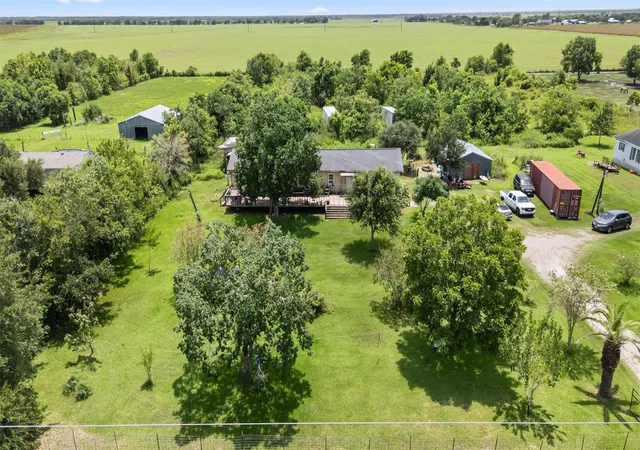 4th image of 15510 Marek Ln, Guy, TX 77444 | MLS# 36114453