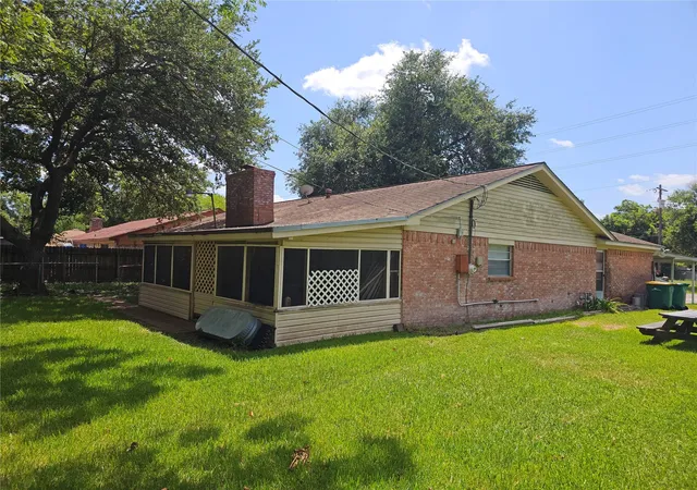 1st image of 909 Lilac St, La Marque, TX 77568 | MLS# 59721860