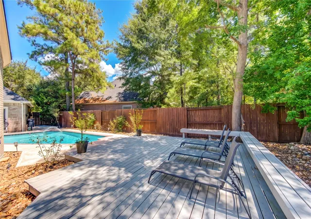 Photo 3 of Sale Pending at 11 Ryanwyck Pl, The Woodlands, TX 77384 | MLS# 68749237 | Listing updated on 2026-09-26