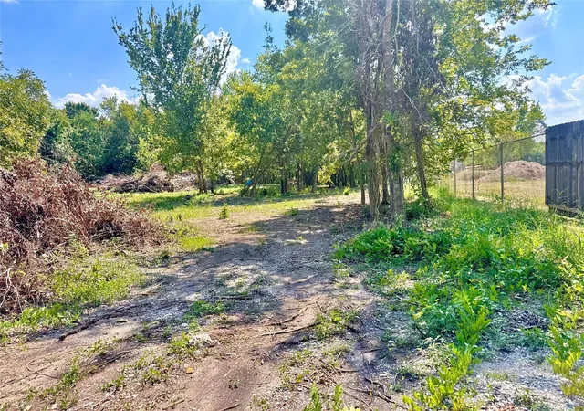 Photo 2 of Land for sale at 4918 S South Acres Dr, Houston, TX 77048 | MLS# 35149144 | Listing updated on 2026-07-23
