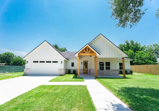 1st image of 1211 Cherokee Dr, Pasadena, TX 77506 | MLS# 41590389