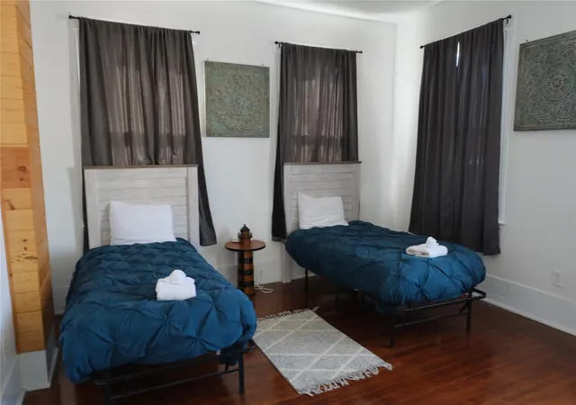 4th image of 2310 33Rd St, Galveston, TX 77550 | MLS# 75559368