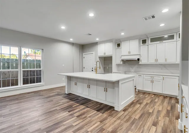Photo 1 of Single family home for sale at 235 Hahlo St, Houston, TX 77020 | MLS# 54322685 | Listing updated on 2026-07-17