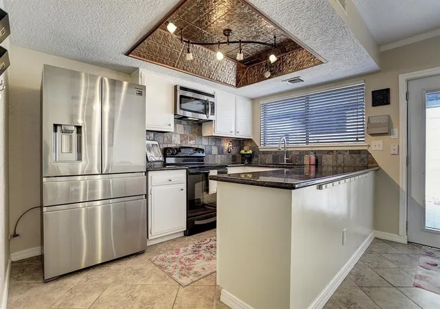 Photo 3 of Townhouse for sale at 3812 Laura Leigh Dr, Friendswood, TX 77546 | MLS# 7552236 | Listing updated on 2026-08-05